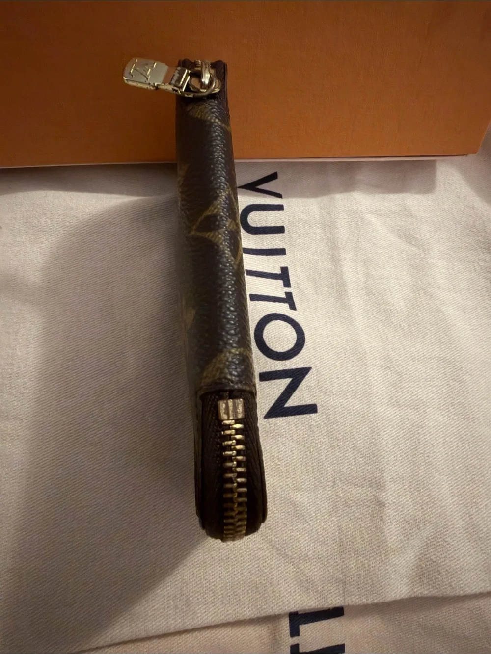 Louis Vuitton Brown Monogram Zipped 6 Key holder